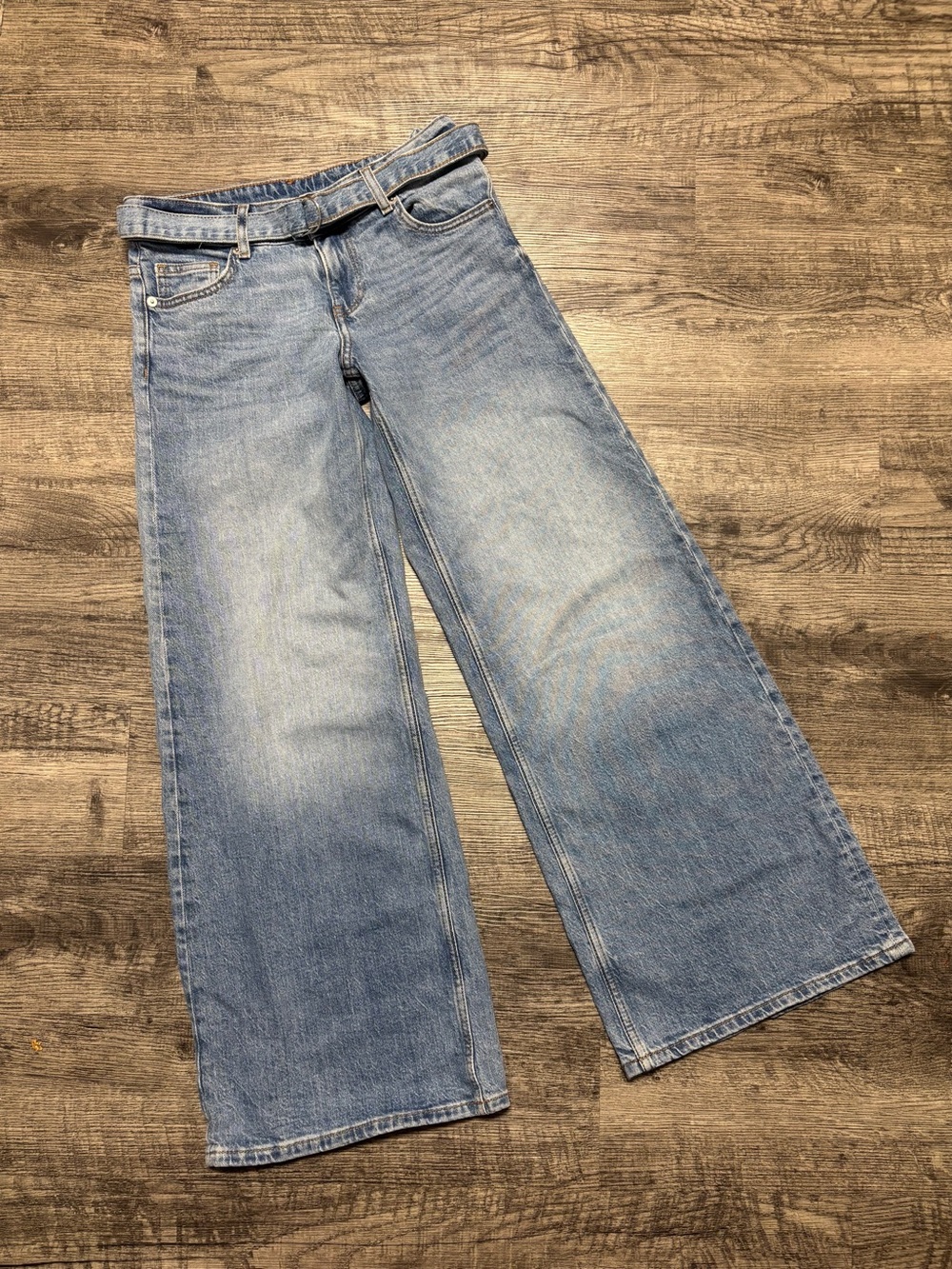 H&M Relaxed Wide-Leg Light Blue Jeans
